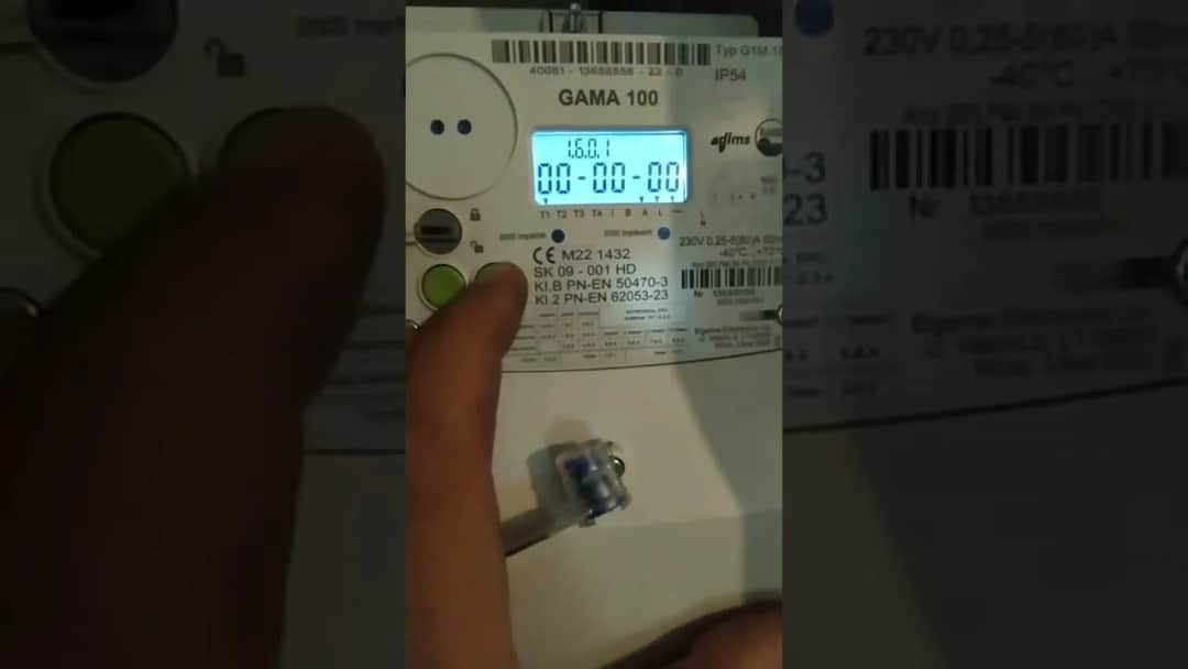 Gama 100: Jak odczytać licznik i kontrolować prąd z fotowoltaiki?