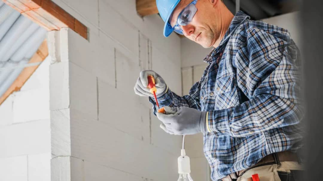 Ile kosztuje punkt elektryczny? Cennik i czynniki wpływające na cenę