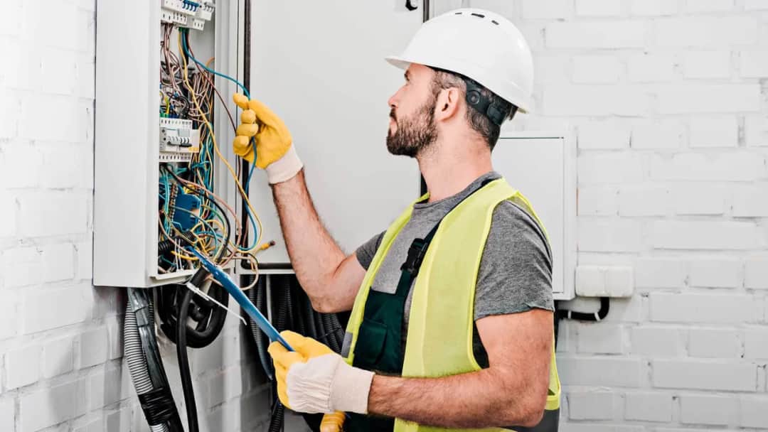 Koszt instalacji elektrycznej: ile zapłacisz? Sprawdź cennik!